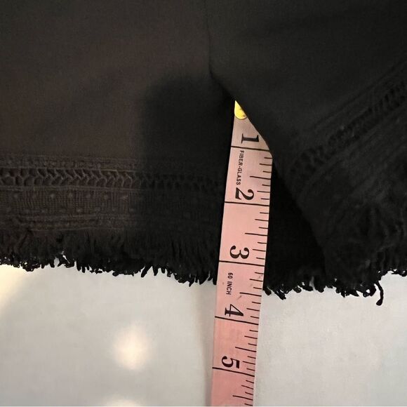 NWT Revolve x Cupcakes and Cashmere Figaro Short in Black | Size 6 - Picture 13 of 13